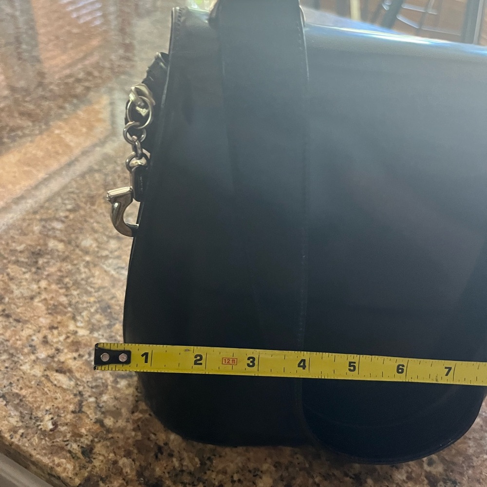 Salvatore Ferragamo Elegant Black Shoulder Bag - Picture 6 of 7